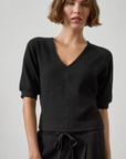 SEAMED V-NECK TOP
